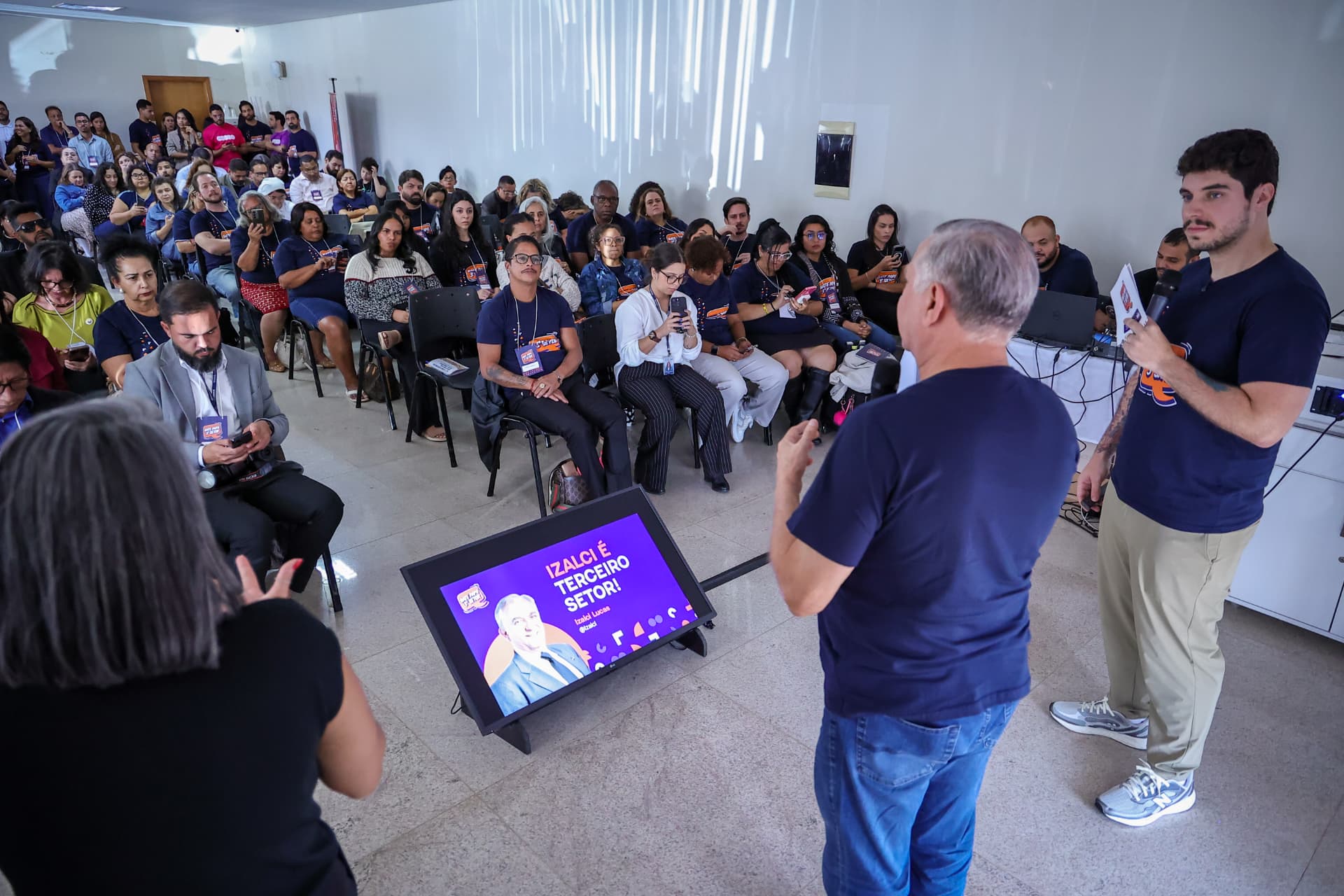 Plateia de um encontro do Bate Papo 3º Setor acompanhando a conversa